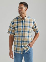 Wrangler Rugged Wear Short Sleeve Easy Care Plaid Button-Down Shirt in Khaki Blue